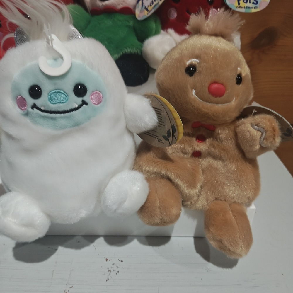 Lot of 9 Christmas Themed Palm Pals Plush Santa Clause Ginger Bread Yeti Elf D41 - Picture 3 of 5